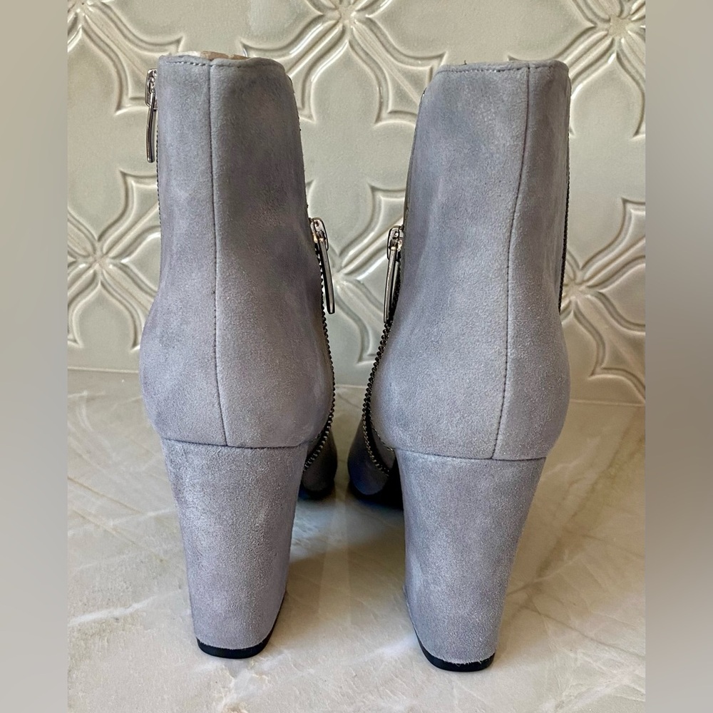 NEW Nine West Gray Suede Zipper Detail Ankle Boots 7 1/2 - Picture 3 of 5
